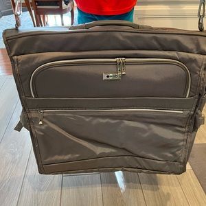 Delsey lightweight carry on garment bag